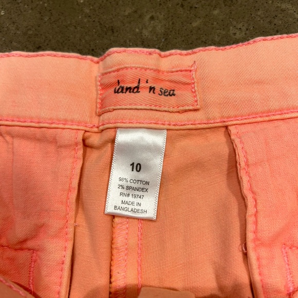 Land'n sea women's shorts, size 10, peach color, front pockets - Picture 7 of 9